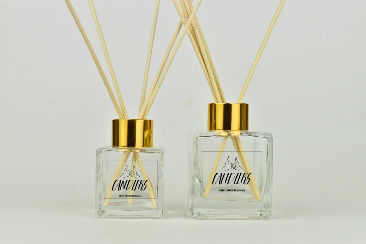 reed diffuser σε μπουκαλάκια των 100ml και των 50ml με χρυσό καπάκι