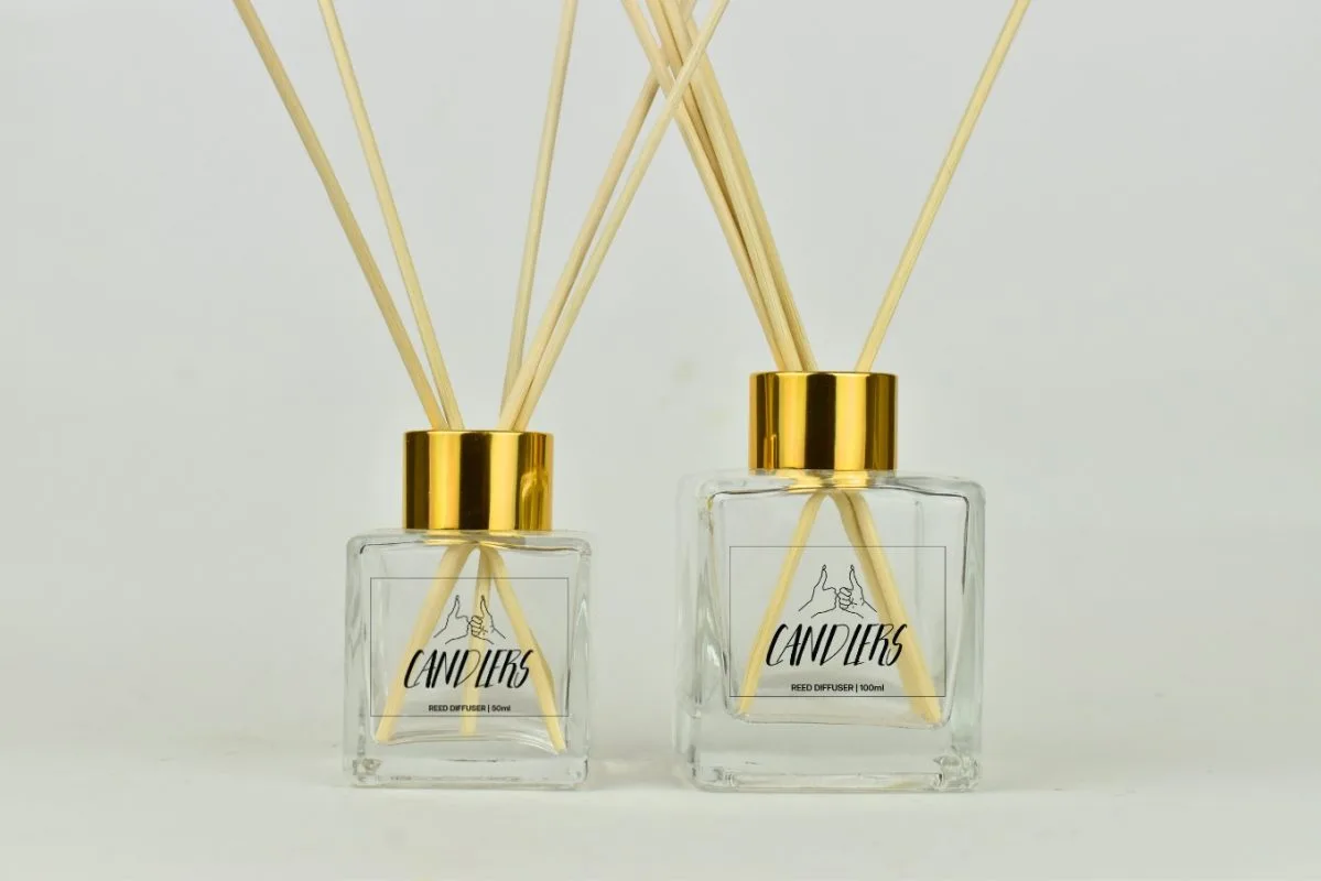 reed diffuser σε μπουκαλάκια των 100ml και των 50ml με χρυσό καπάκι