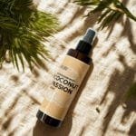 Το Coconut Passion Fabric & Room Mist 200ml συνδυάζει τη γλυκιά, κρεμώδη καρύδα με απαλές νότες βανίλιας, δημιουργώντας μια εξωτική ατμόσφαιρα χαλάρωσης. Με μερικούς ψεκασμούς, ανανεώνει υφάσματα, κουρτίνες και χώρους, χαρίζοντας μια αίσθηση ζεστασιάς και καλοκαιρινού αρώματος που διαρκεί! 🌴🥥✨