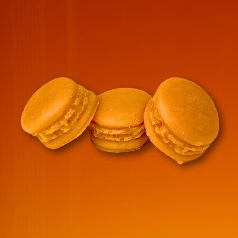 wax melt σε σχήμα macaron με άρωμα salted caramel