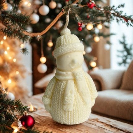 Χιονάνθρωπος από φυτικό κερί σόγιας. διακοσμήστε τον χώρο σας με το πιο Χριστουγεννιάτικο σχέδιο