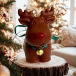 Χριστουγεννιάτικος Τάρανδος ''Rudolf'' από φυτικό κερί σόγιας. διακοσμήστε τον χώρο σας με το πιο Χριστουγεννιάτικο σχέδιο