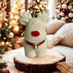 Χριστουγεννιάτικος Τάρανδος ''Rudolf'' από φυτικό κερί σόγιας. διακοσμήστε τον χώρο σας με το πιο Χριστουγεννιάτικο σχέδιο