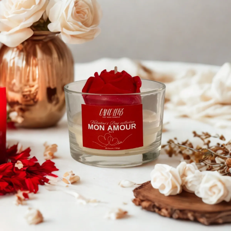Αν η ημέρα του Αγίου Βαλεντίνου είχε άρωμα… θα ήταν το Mon Amour! 🕯️✨ Ένα κερί γεμάτο πολυτέλεια, ρομαντισμό και την αίσθηση του Chanel No5. 💕